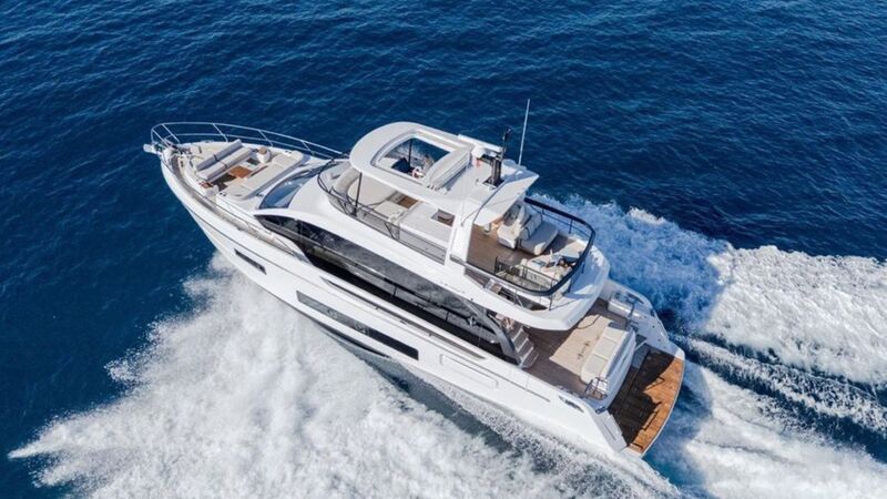 AZIMUT 62 FLY